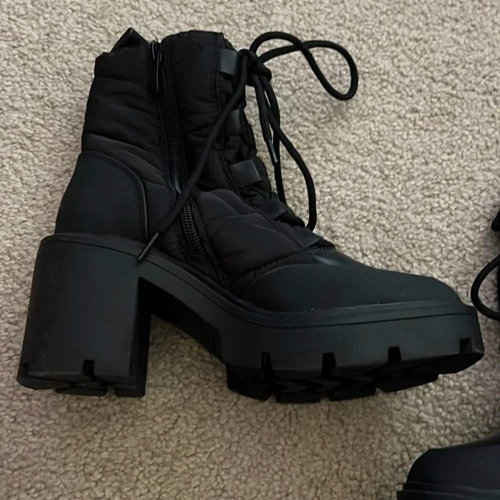 “Dream Pairs- Platform Combat Boots size 6”